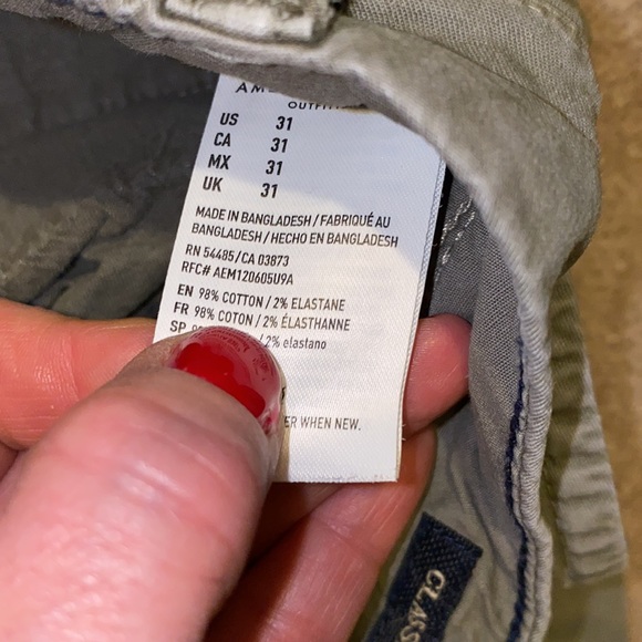 Olive green, flat front Mens shorts - Picture 3 of 4